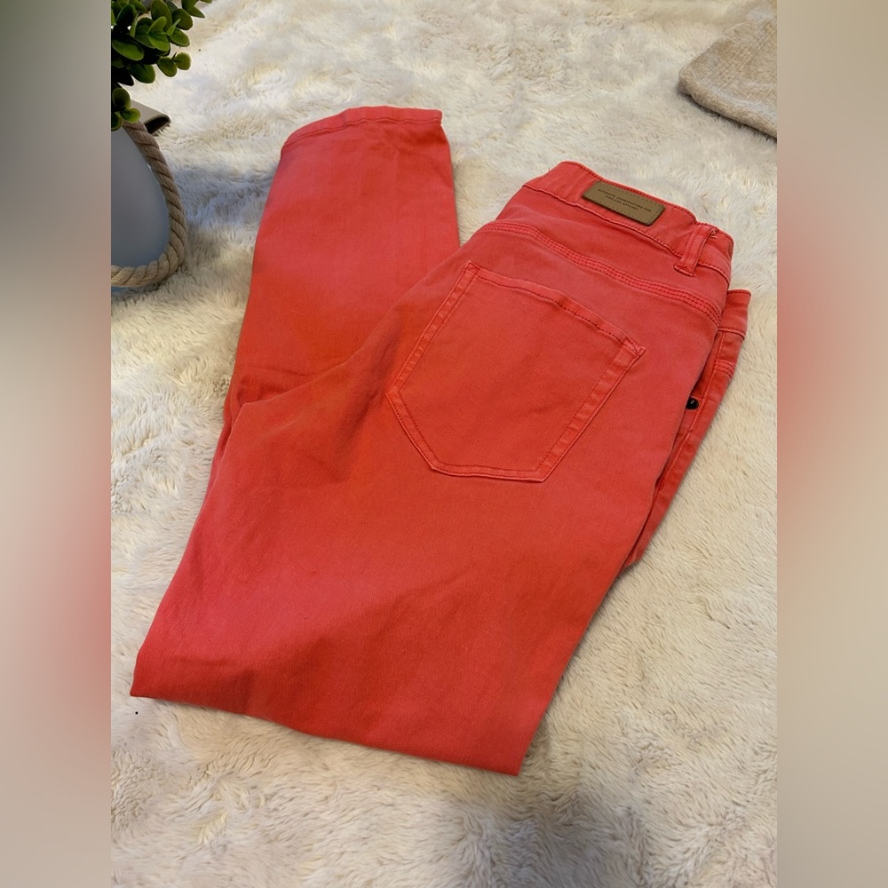 🌻2/$10🌻 Capris, jean, coral pink, H&M LOGG label of graded goods